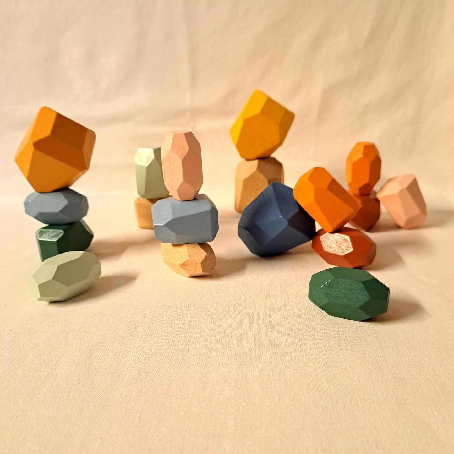 Krāsaini balansa akmeņi